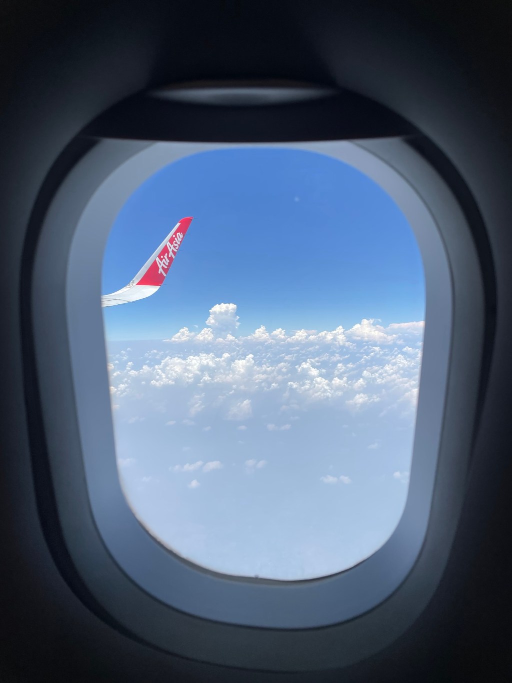 機内で快適に過ごすためのおすすめアイテム。